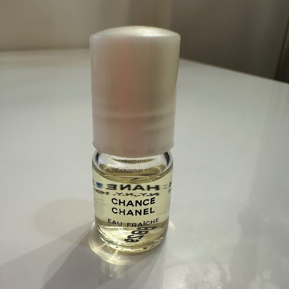 Chance Chanel Eau Fraiche Eau De Parfum Rollerball 2ml/07 Oz - Picture 1 of 1